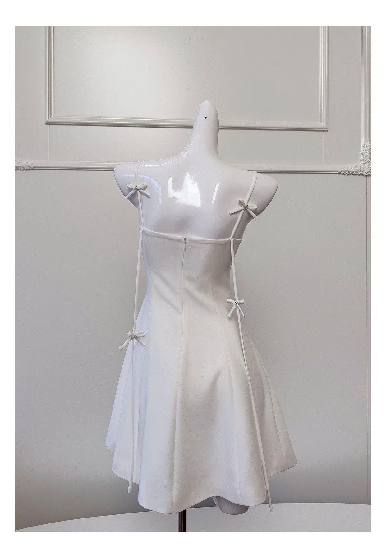 Vestidos cortos de satén blanco con tirantes finos, corte A, para fiesta de bienvenida, para graduación, para cumpleaños número 21, para estudiantes de secundaria, minivestidos de cóctel DH2296