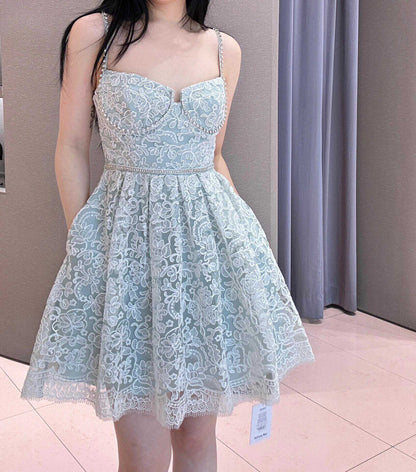Vestidos de fiesta cortos de encaje gris con tirantes finos, corte A, para graduación, cóctel, para estudiantes de secundaria, DH2298