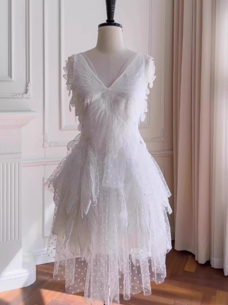 Hermosos vestidos de fiesta blancos cortos de encaje con escote en V y corte A para graduación, vestidos de cóctel cortos para estudiantes de secundaria, vestidos de graduación para 21 años, DH2310