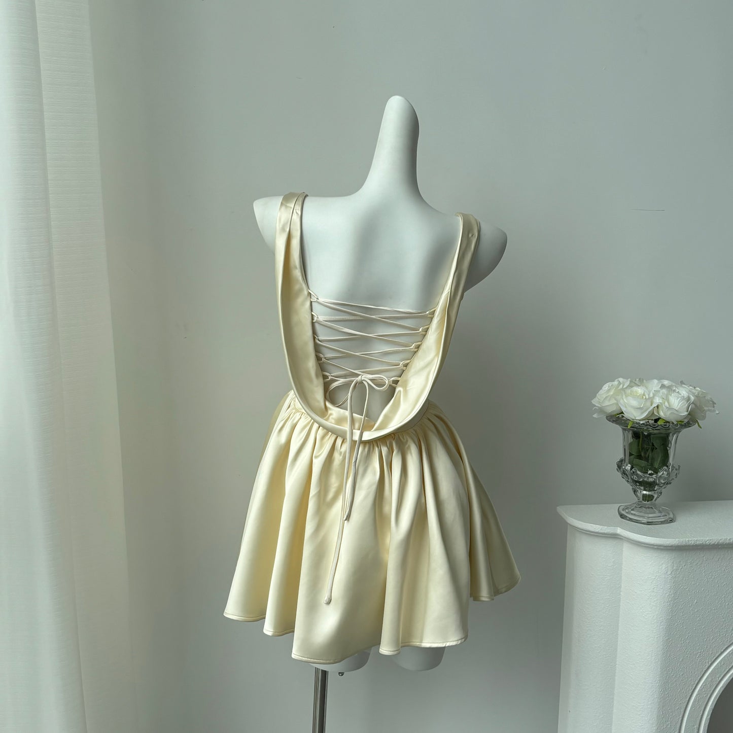Hermosos vestidos de fiesta de satén color champán con escote cuadrado y corte A, vestidos cortos para 16 cumpleaños, vestidos de graduación, mini vestidos de cóctel DH2466