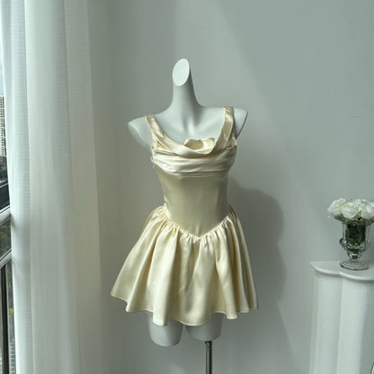 Hermosos vestidos de fiesta de satén color champán con escote cuadrado y corte A, vestidos cortos para 16 cumpleaños, vestidos de graduación, mini vestidos de cóctel DH2466