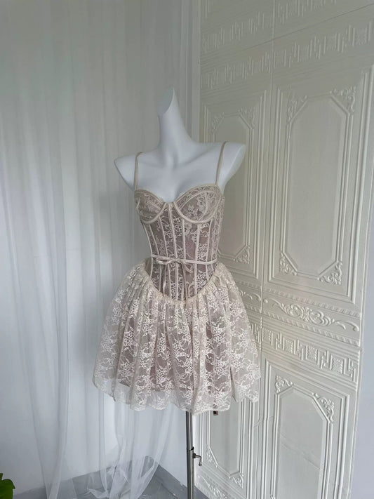 Hermosos vestidos formales de fiesta de bienvenida con corte A y tirantes finos de encaje blanco, vestidos cortos para 16 cumpleaños, vestidos de graduación, mini vestidos de cóctel DH2479