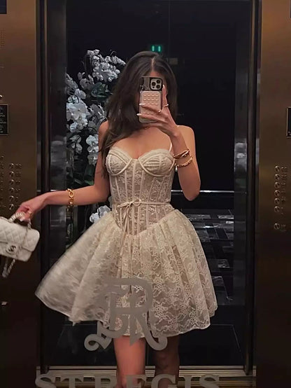 Hermosos vestidos formales de fiesta de bienvenida con corte A y tirantes finos de encaje blanco, vestidos cortos para 16 cumpleaños, vestidos de graduación, mini vestidos de cóctel DH2479