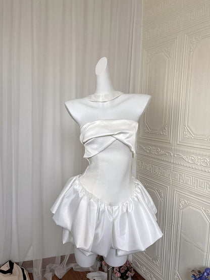 Hermosos vestidos de fiesta de satén blanco sin tirantes, corte A, para el regreso a casa, para el 21.º cumpleaños, de graduación, cortos, minivestidos de cóctel de noche DH2480