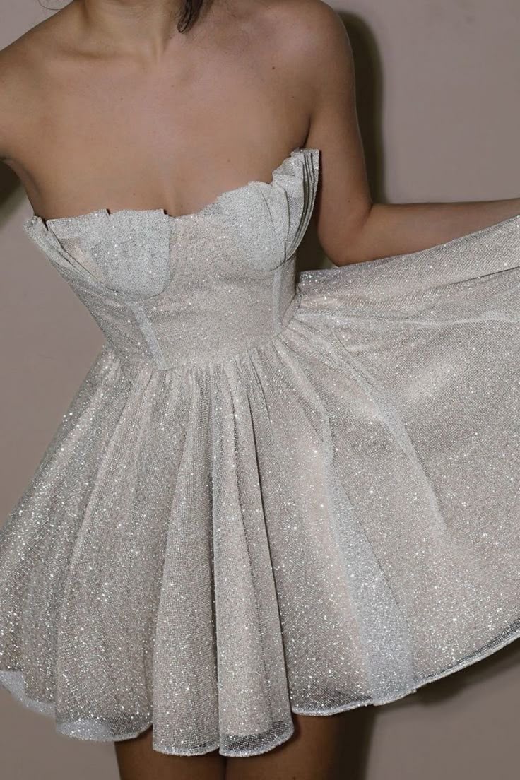 Hermosos vestidos de fiesta de verano para octavo grado, corte A, sin tirantes, con lentejuelas blancas, cortos y formales, para escuela secundaria, DH250