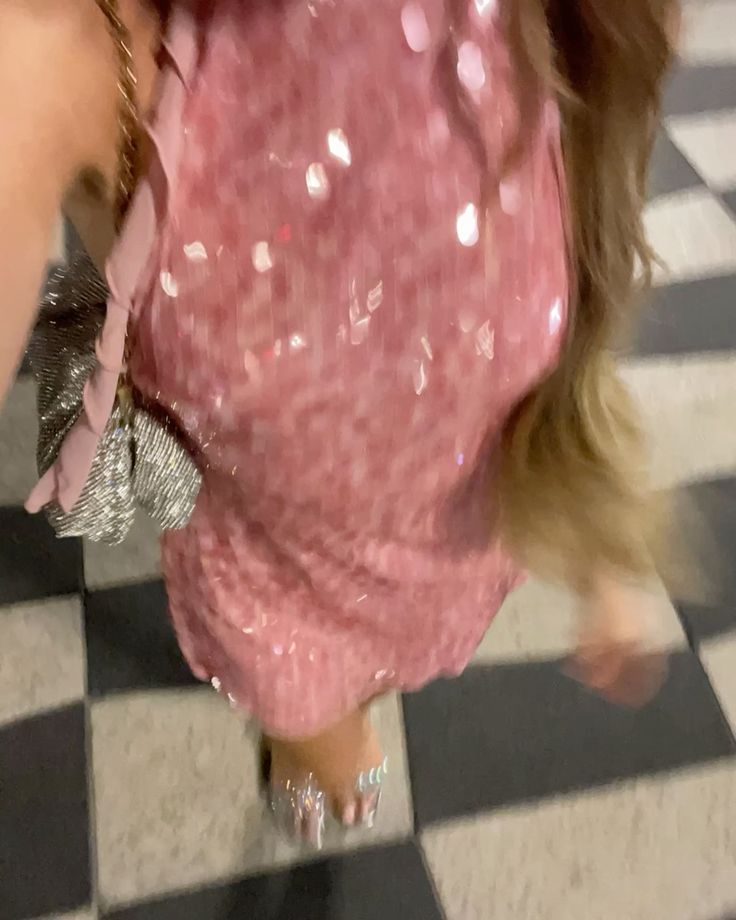 Lindos vestidos de fiesta de graduación con cuello halter y lentejuelas rosas, para el 18.º cumpleaños, vestidos de graduación cortos y minivestidos DH2510
