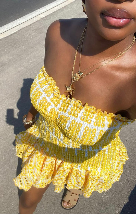 Vestidos de fiesta cortos, ajustados, de encaje amarillo, sin tirantes, para el 18.º cumpleaños, graduación, DH2523