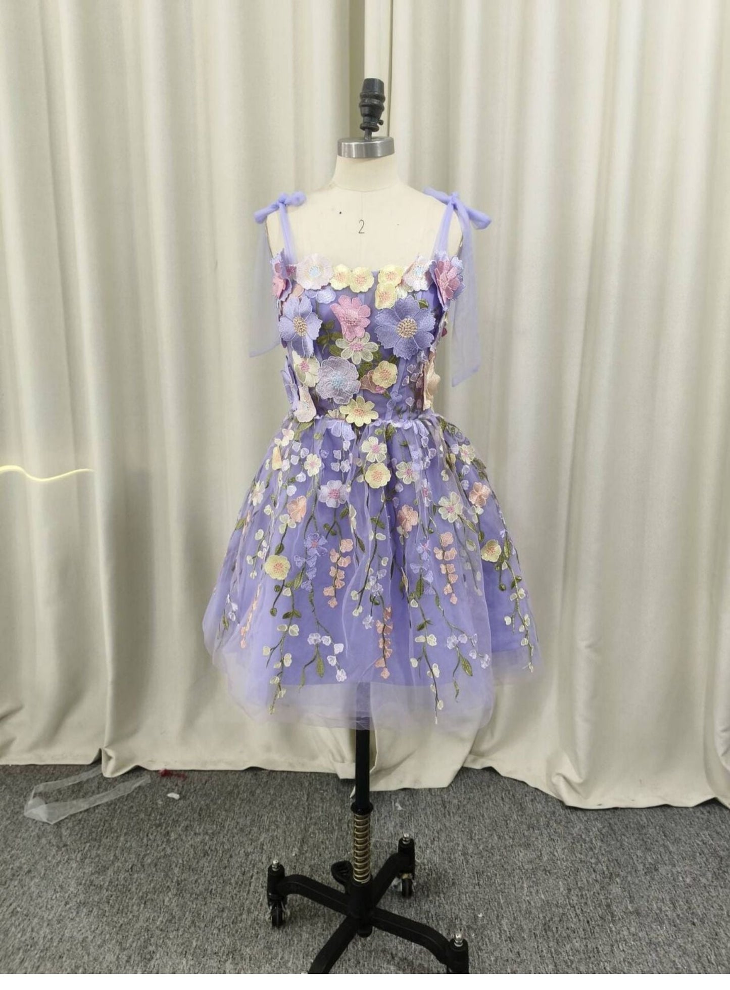 Vestidos de fiesta de tul lila con tirantes finos, corte A, encaje, para 18.º cumpleaños, graduación, minivestidos cortos DH2538