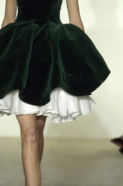 Vestido de fiesta corto de terciopelo verde oscuro, cuadrado, para 8.º grado, formal, de cóctel, para escuela secundaria, DH2559