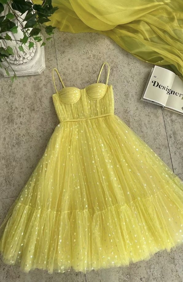 Hermosos vestidos de fiesta de tul amarillo con tirantes finos y corte en A para octavo grado, vestido de cóctel para secundaria, trajes Hoco DH2565