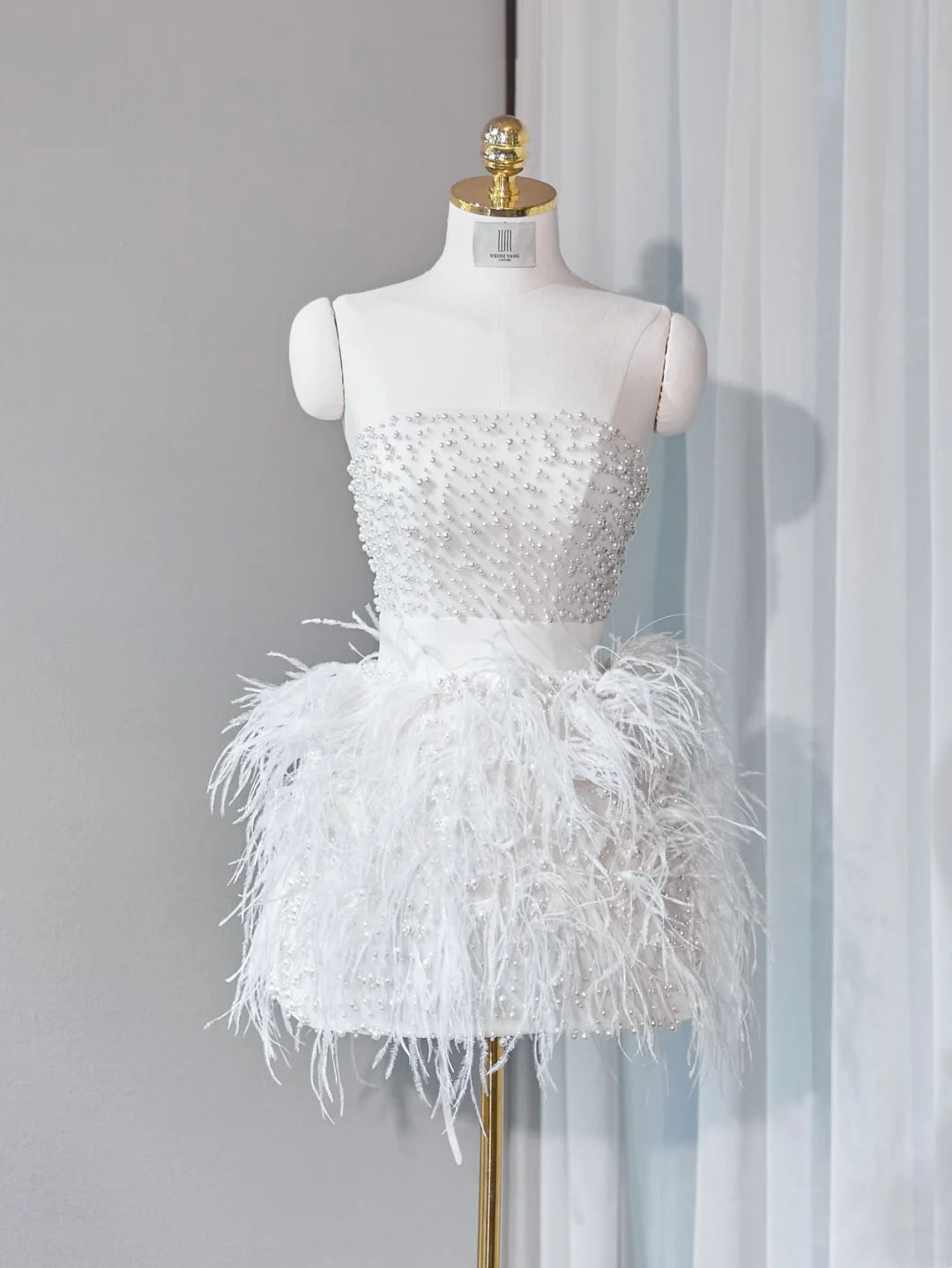 Vestido de princesa sin tirantes, con plumas blancas, corto, mini, formal, para 8.º grado, cóctel, escuela secundaria, Hoco Outfits DH2569