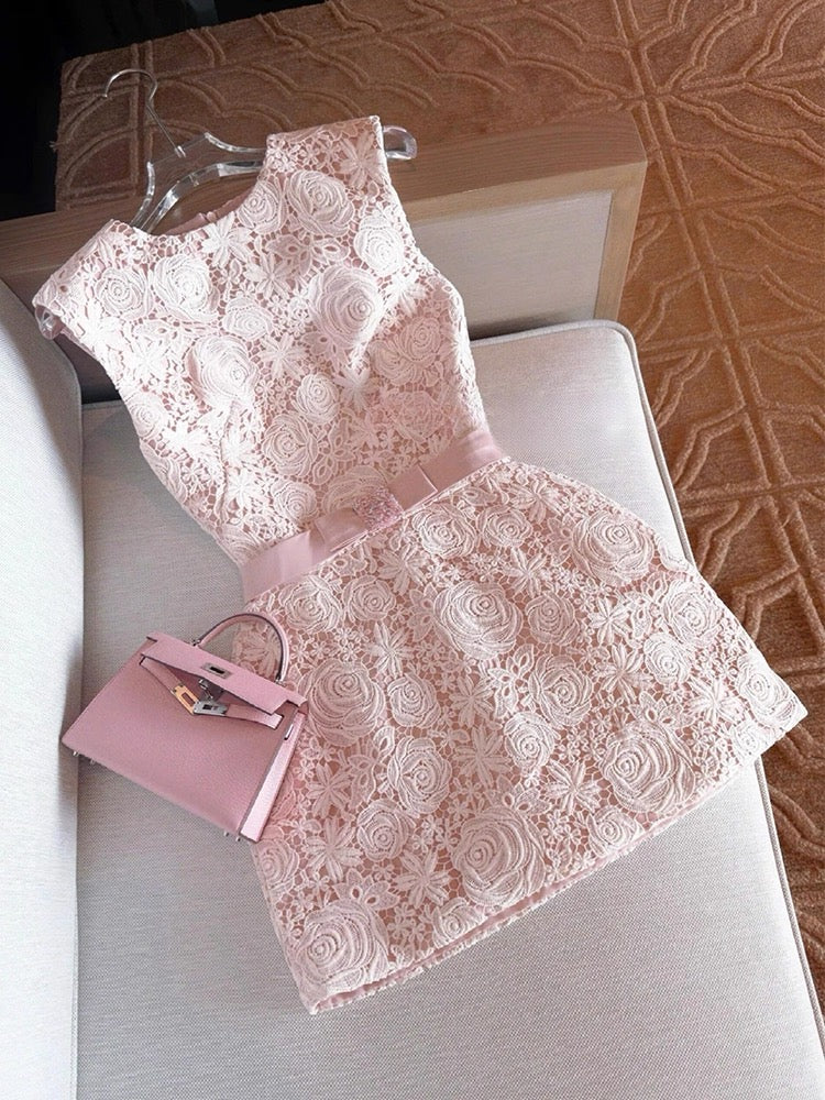 Elegante vestido blanco mini de encaje con escote redondo para fiesta de 8.º grado, vestido de cóctel para secundaria, Hoco Outfits DH2637