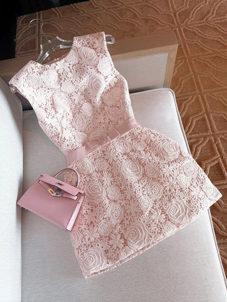 Elegante vestido blanco mini de encaje con escote redondo para fiesta de 8.º grado, vestido de cóctel para secundaria, Hoco Outfits DH2637
