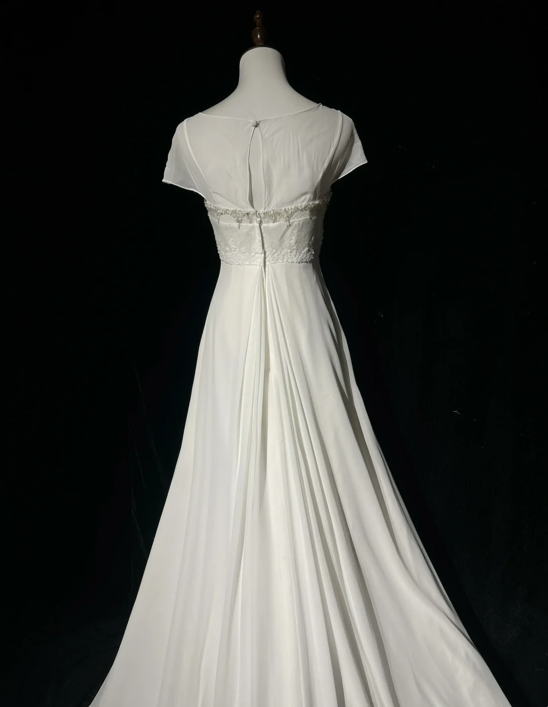 Vestido de novia vintage, corte A, escote redondo, mangas cortas, cuentas blancas plateadas, vestido de novia largo, vestidos de novia retro, vestidos de novia modestos DH2659