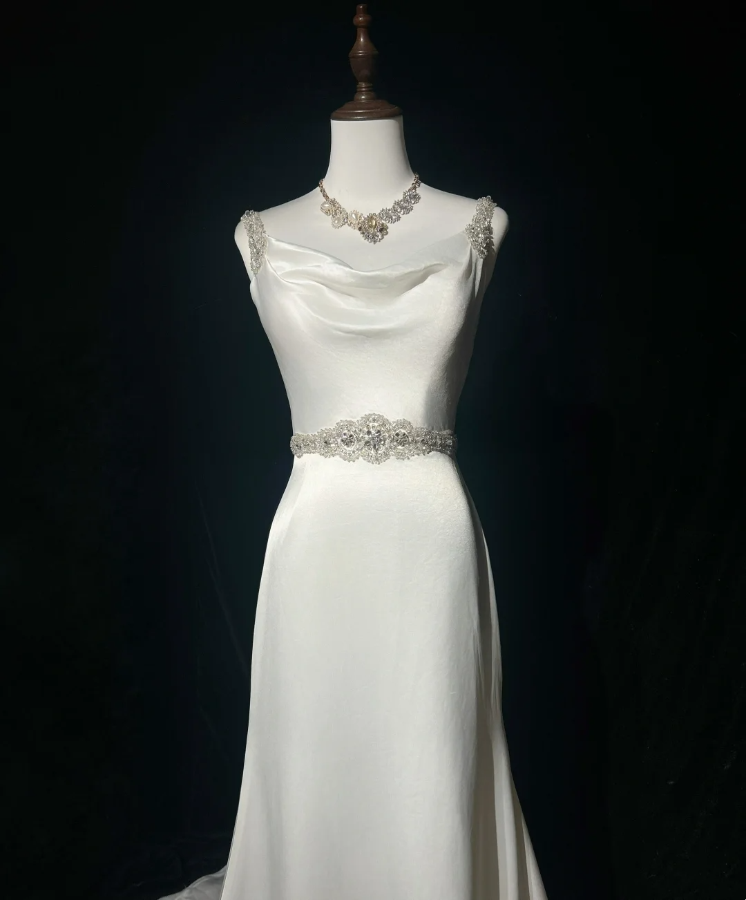 Vestido de novia princesa estilo sirena con tirantes finos, satén blanco y cuentas, largo, estilo retro, DH2665