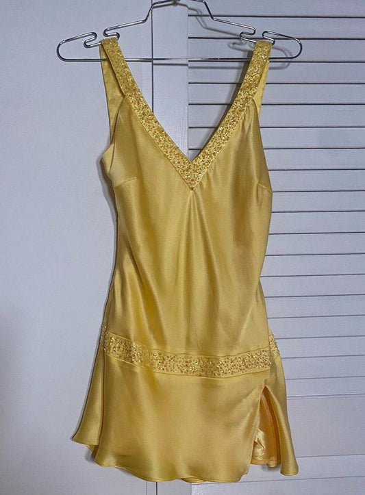 Vestido corto vintage de satén amarillo con escote en V y cuentas, corte A, para fiesta de graduación, DH2712