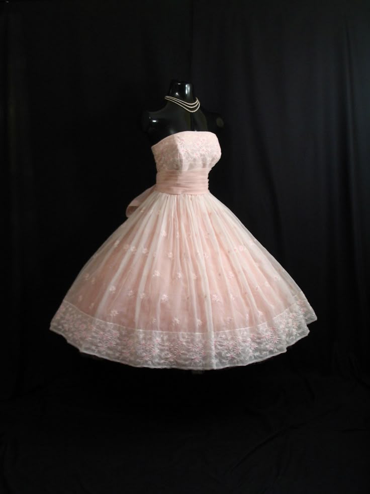Pretty Ball Gown Strapless Lace Pink Short Formal 8th Grade Homecoming Dresses Summer Middle School Hoco Dress 6th Grade Graduation Outfits DH317