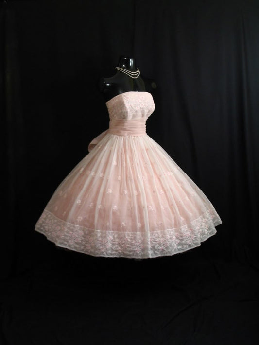 Pretty Ball Gown Strapless Lace Pink Short Formal 8th Grade Homecoming Dresses Summer Middle School Hoco Dress 6th Grade Graduation Outfits DH317