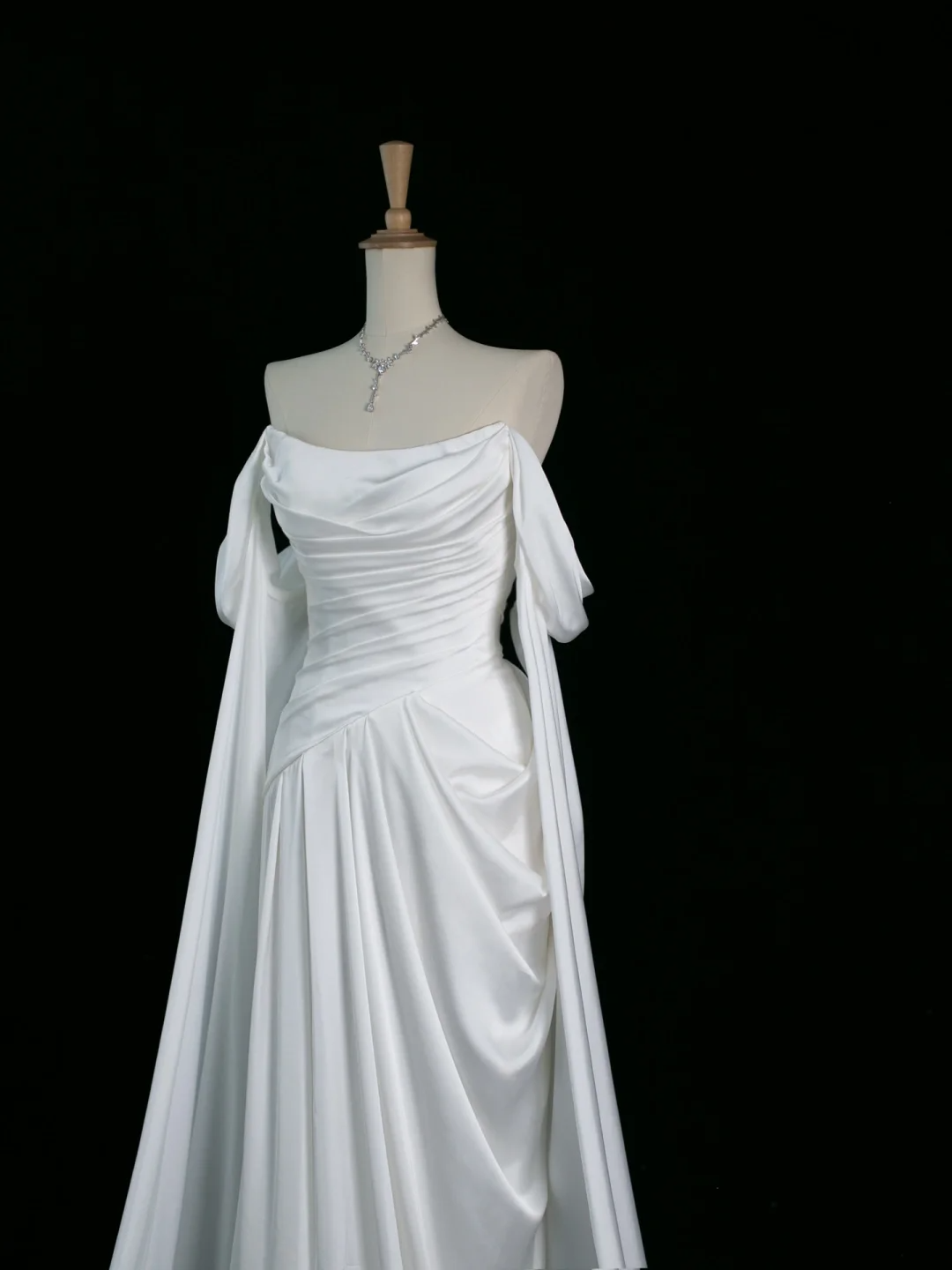 Hermoso vestido de novia blanco largo, corte A, hombros descubiertos, mangas cortas, DH349