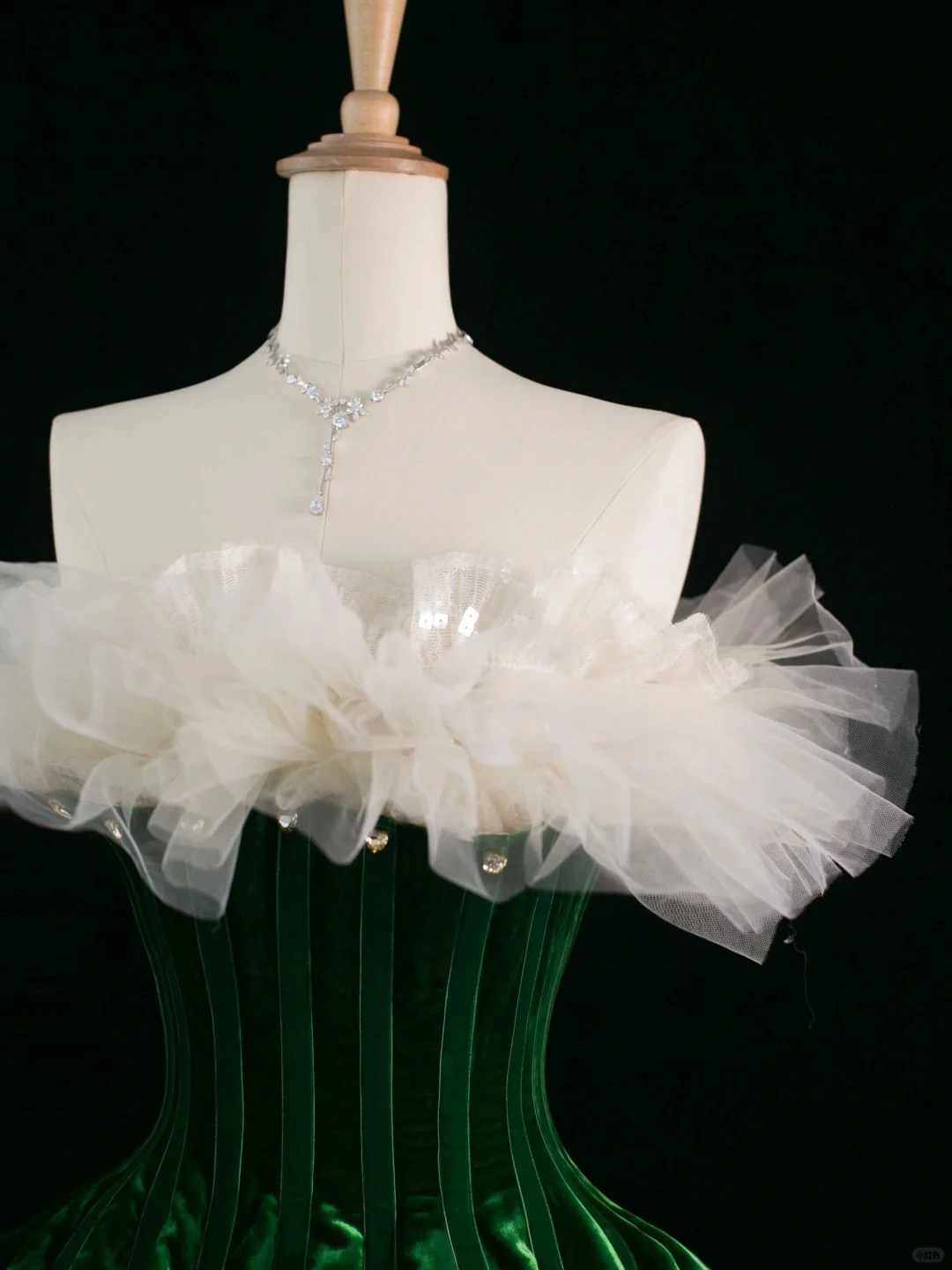 Bonito vestido de fiesta sin tirantes, verde oscuro, corto, de terciopelo, formal, para octavo grado, vestido de verano para escuela secundaria, traje de fiesta DH385