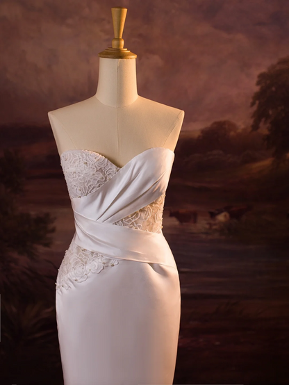 Hermoso vestido de novia largo de encaje blanco con escote corazón y corte sirena DH404