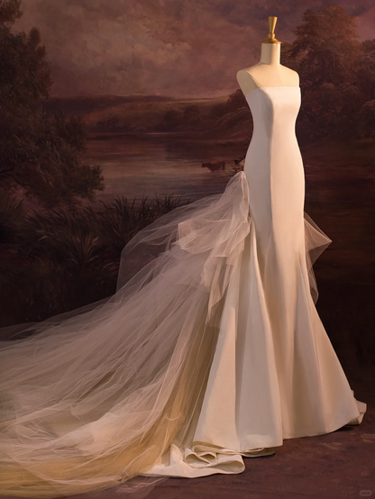 Hermoso vestido de novia largo de tul blanco con volantes y capas de sirena sin tirantes DH409