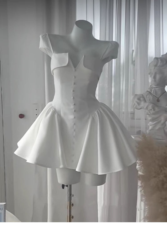 Hermosos vestidos de fiesta de verano de satén blanco, cortos, sin tirantes, de corte A para octavo grado, para escuela secundaria, DH420
