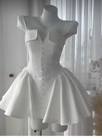 Hermosos vestidos de fiesta de verano de satén blanco, cortos, sin tirantes, de corte A para octavo grado, para escuela secundaria, DH420