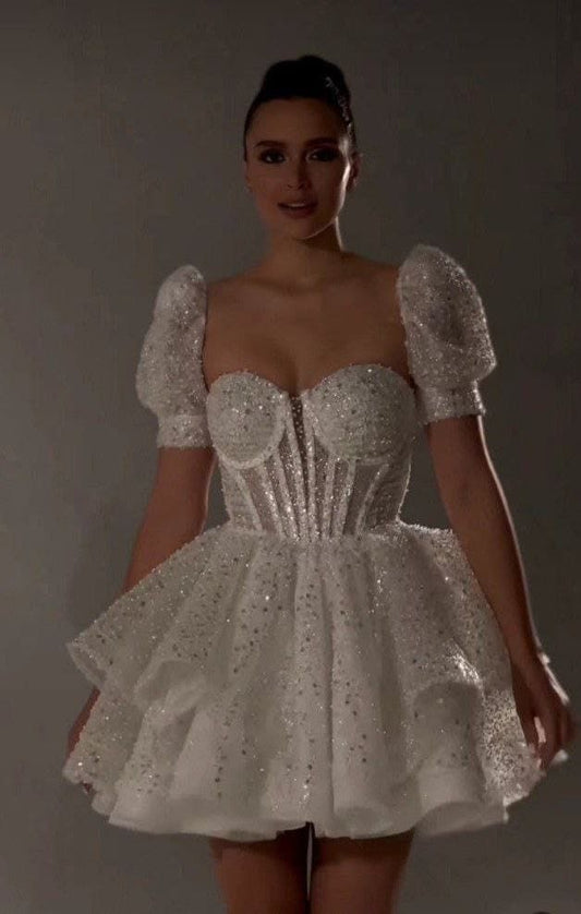 Vestidos cortos elegantes de Hoco, corte A, escote corazón, lentejuelas blancas, mini vestidos formales para el regreso a casa de octavo grado, trajes de verano para el regreso a casa de la escuela secundaria DH47