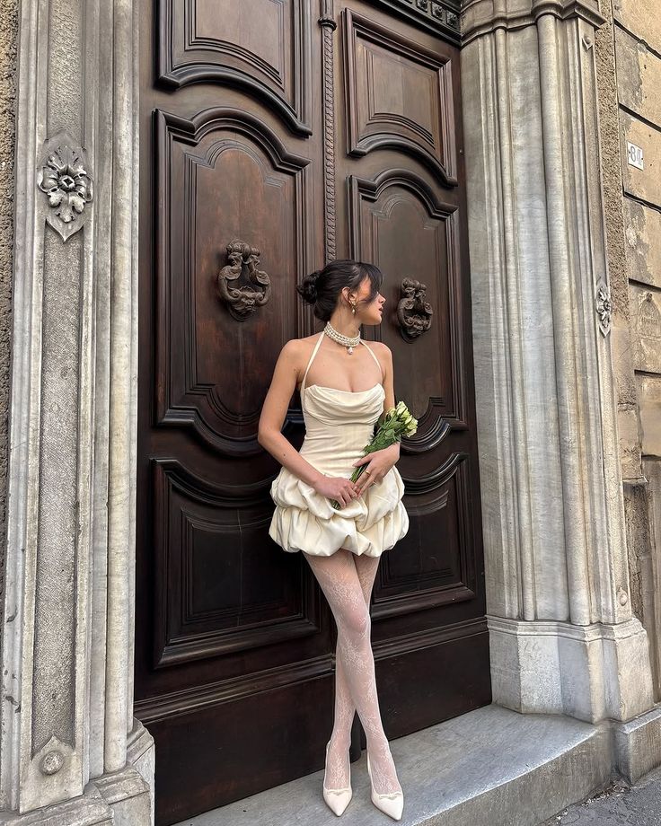 Vestidos cortos elegantes de Hoco, corte A, cuello halter, satén, minivestidos formales para el regreso a casa de octavo grado, trajes de verano para el regreso a casa de la escuela secundaria DH51