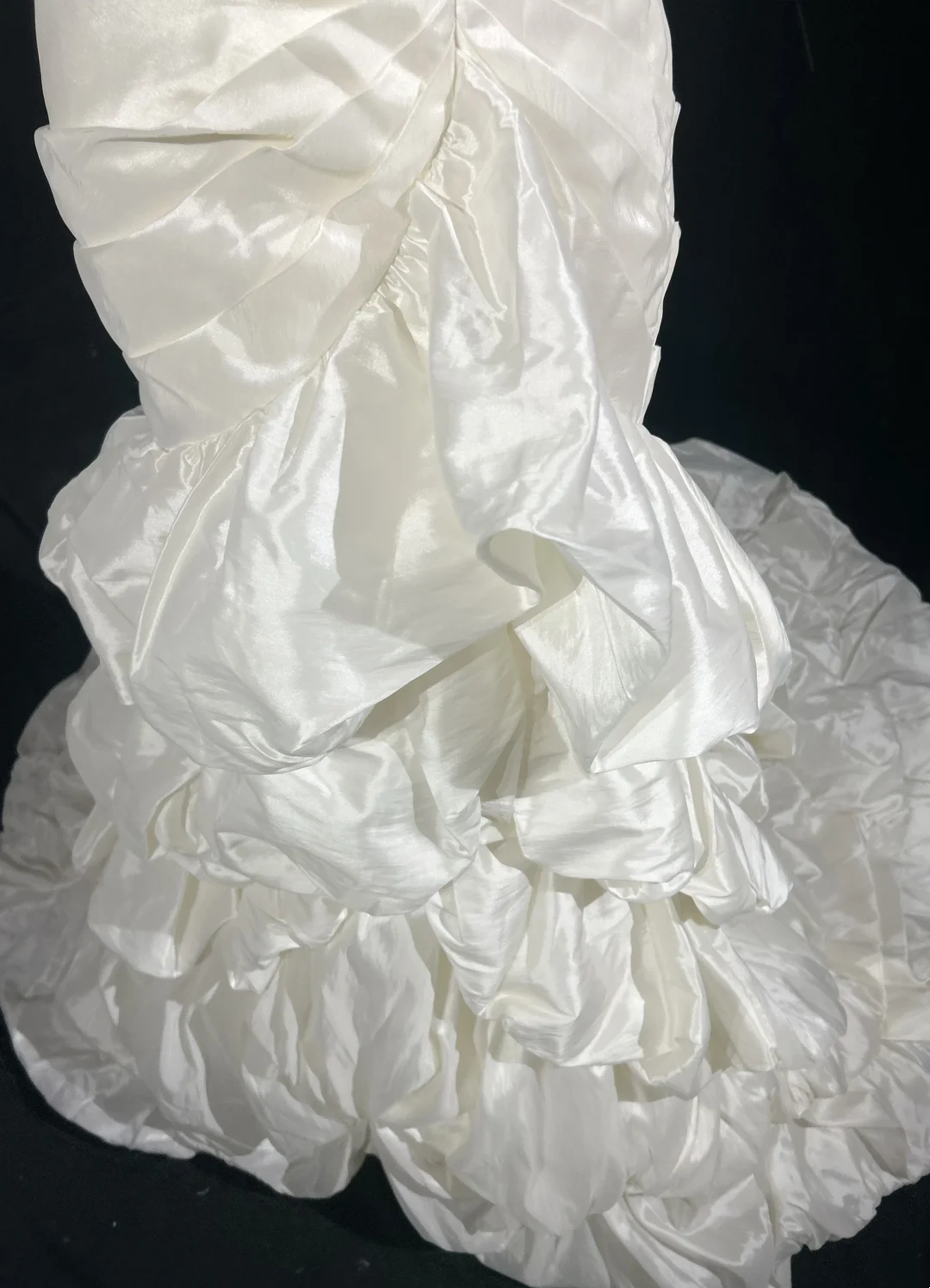 Vestido de novia vintage de los años 50 y 40, corte sirena, tirantes finos, capas, volantes, satén blanco, largo, DH523