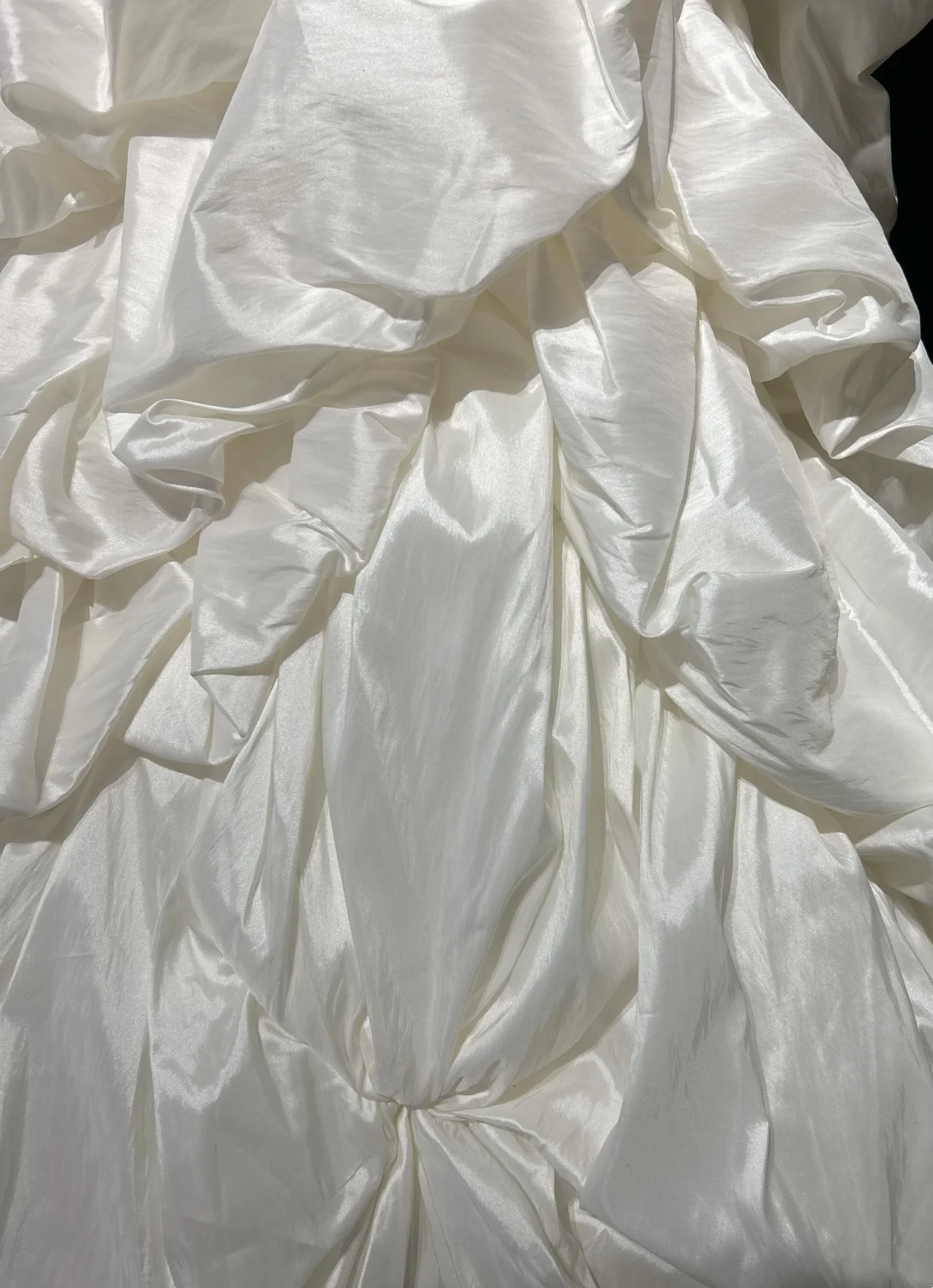 Vestido de novia vintage de los años 50 y 40, corte sirena, tirantes finos, capas, volantes, satén blanco, largo, DH523