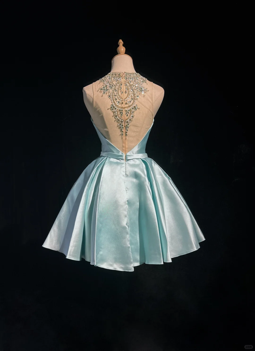 Pretty Ball Gown Scoop Neck Blue Satin Silver Beads Short Formal 8th Grade Homecoming Dresses Summer Middle School Hoco Dress 6th Grade Graduation Outfits DH527