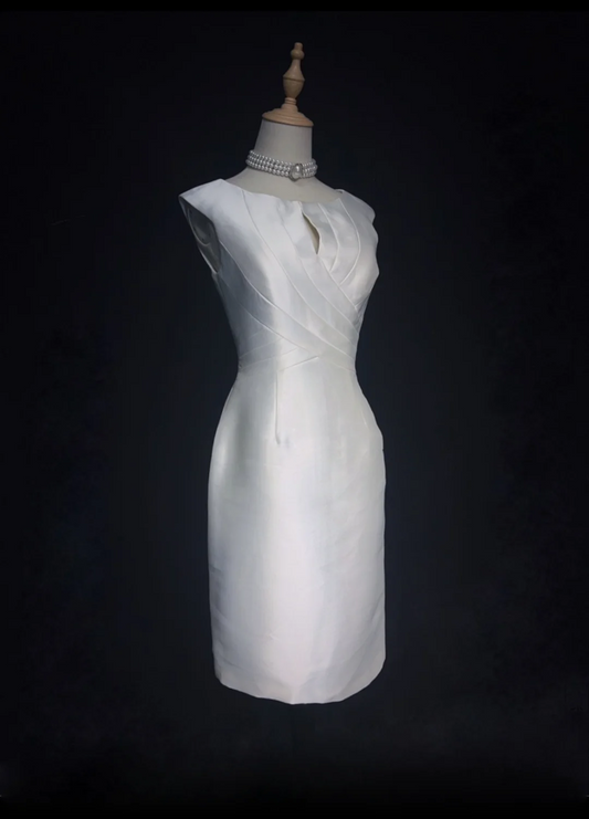Vestido de novia modesto de corte entallado, de satén blanco, corto, de verano, DH548