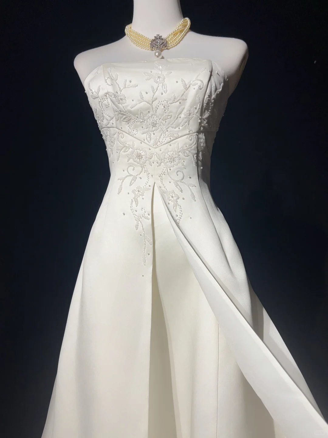 Vestido de novia retro de los años 50 y 40, sin tirantes, de satén y encaje, blanco, largo, DH550