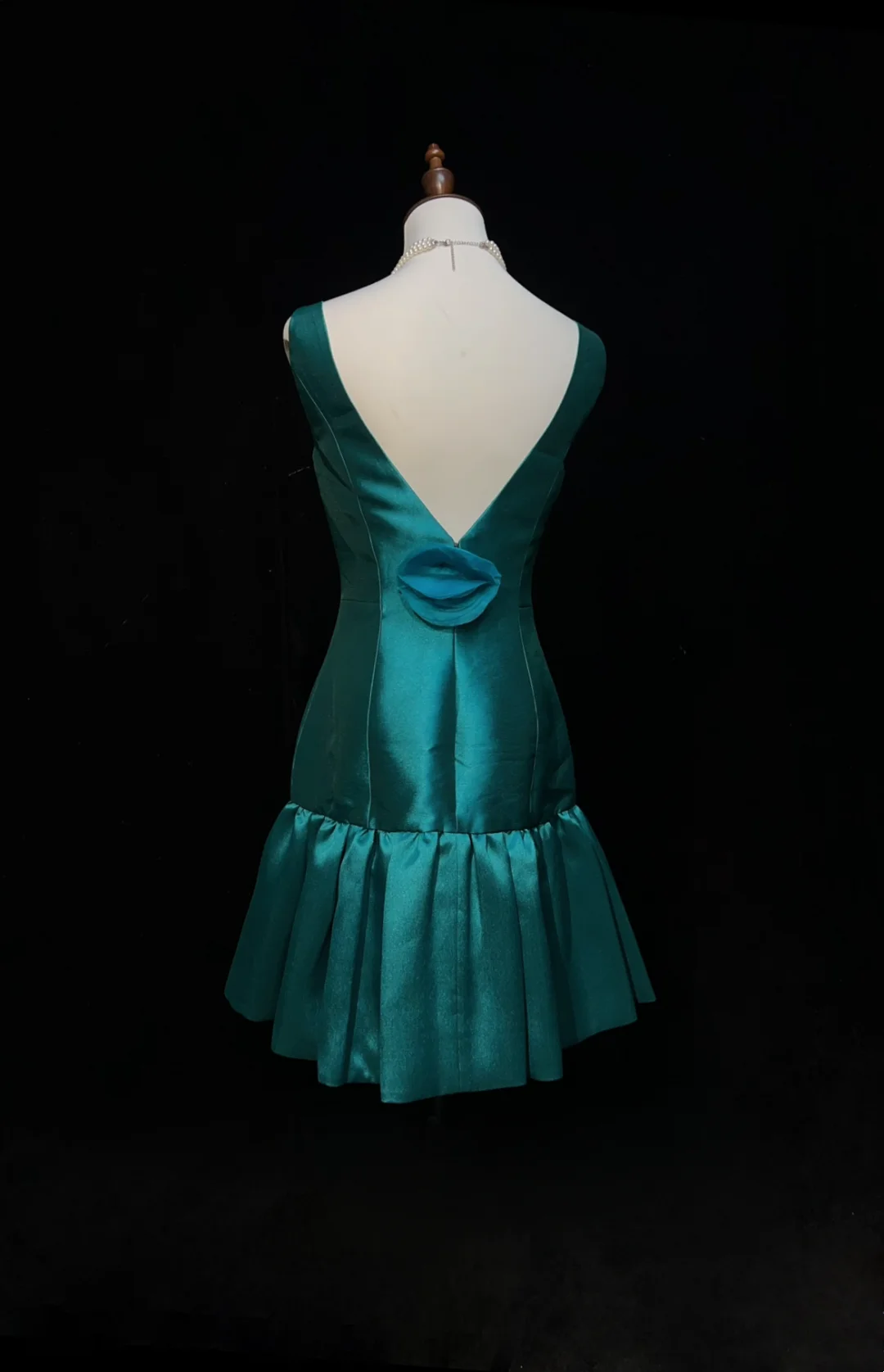 Cute Ball Gown V Neck Satin Short Mini Formal 8th Grade Homecoming Dresses Summer Middle School Hoco Dress Homecoming Outfits DH568