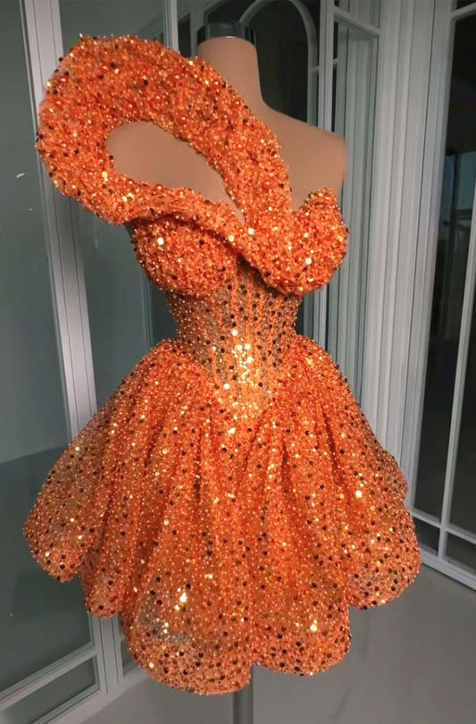 Vestidos cortos elegantes de Hoco, corte A, escote corazón, lentejuelas, mini vestidos formales para el regreso a casa de octavo grado, trajes de verano para el regreso a casa de la escuela secundaria DH60
