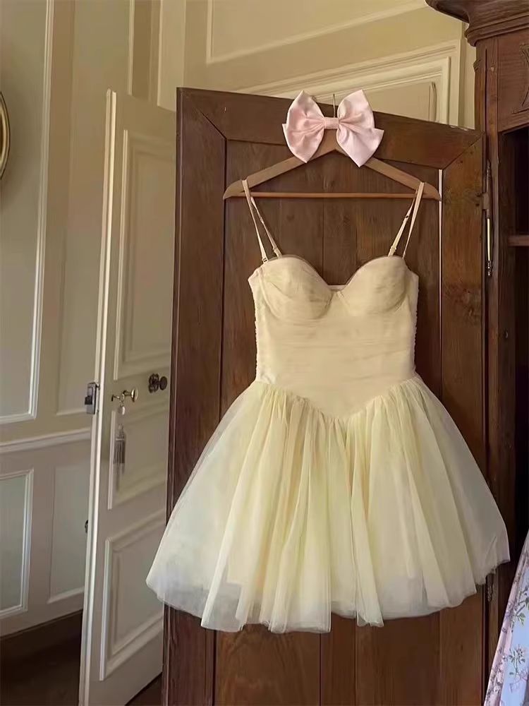 Pretty A line Spaghetti Straps Yellow Tulle Short Formal 8th Grade Homecoming Dresses Summer Middle School Hoco Dress Homecoming Outfits DH636