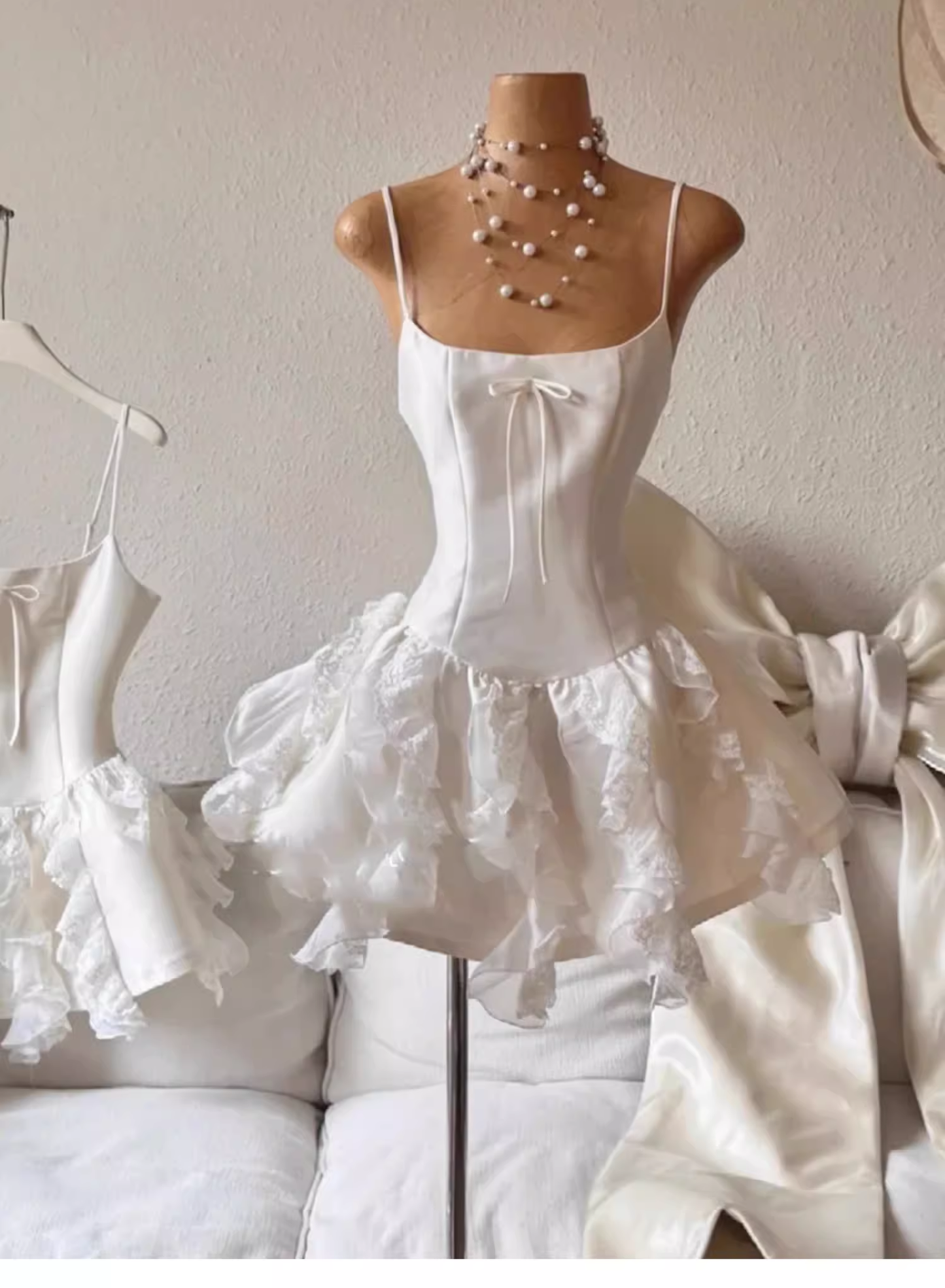 Pretty A line Spaghetti Straps White Satin Short Formal 8th Grade Homecoming Dresses Summer Middle School Hoco Dress Homecoming Outfits DH639