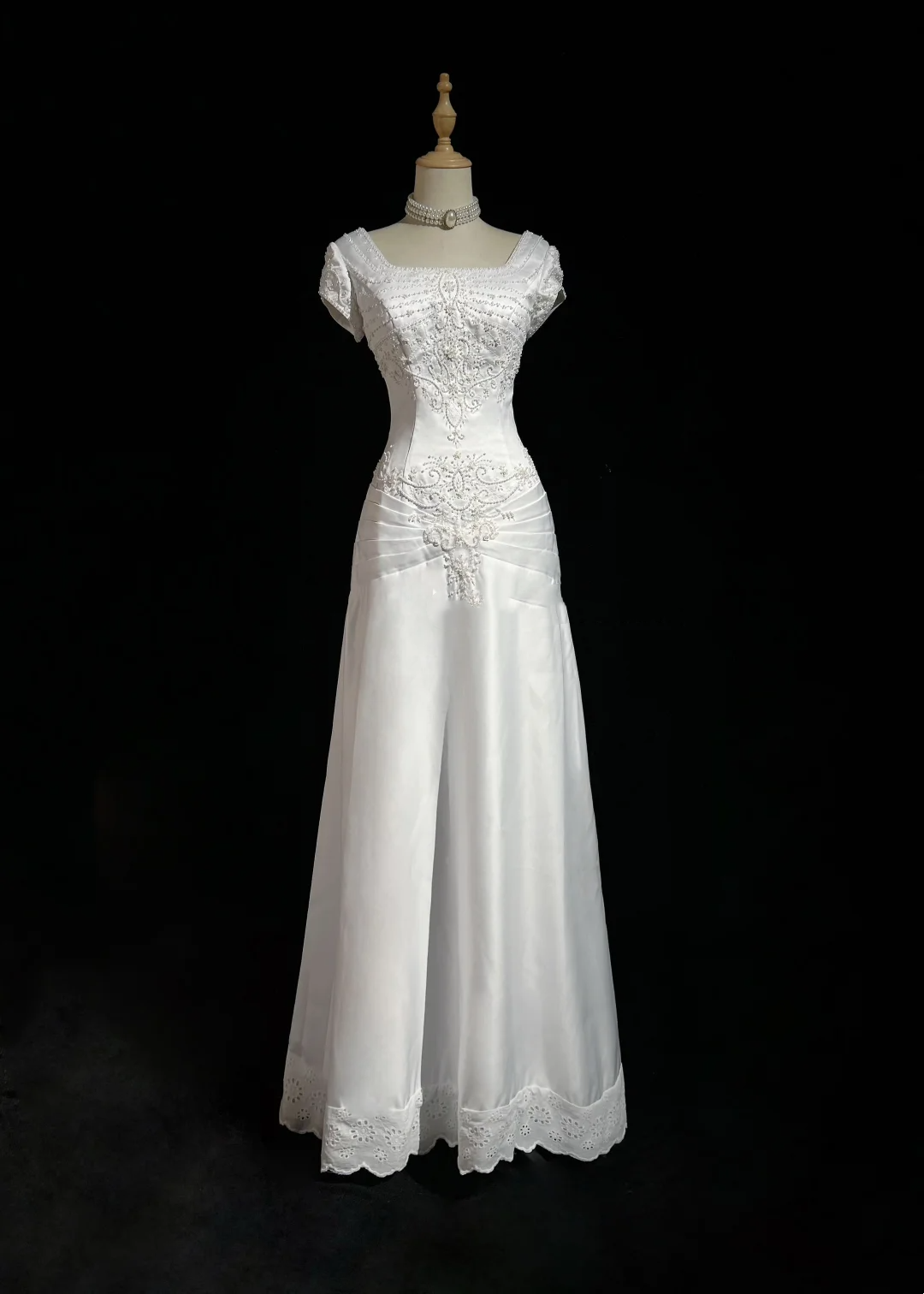 Vestido de novia clásico, corte A, escote cuadrado, mangas cortas, satén blanco, estilo minimalista, DH648