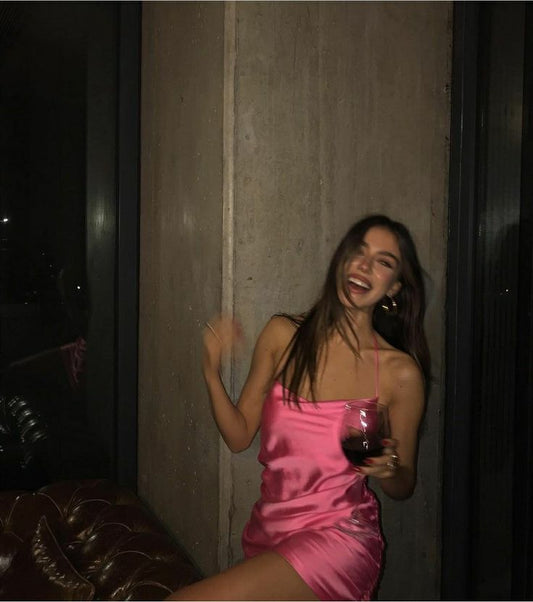 Vestido corto de satén rosa intenso con cuello halter, sexy, de corte A, para fiesta de 8.º grado, de verano, para escuela secundaria, traje de fiesta, atuendo de cumpleaños DH698