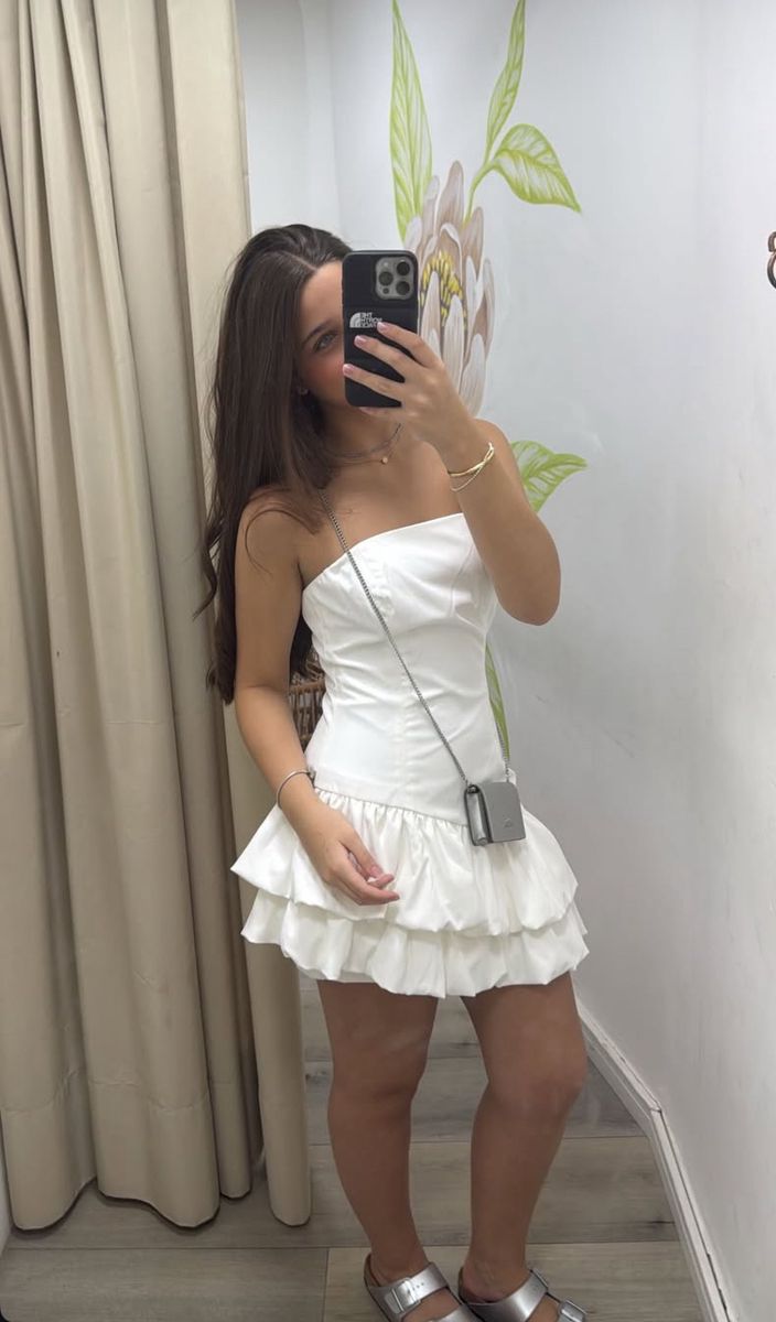 Vestido corto blanco sexy sin tirantes para fiesta de 8.º grado, vestido de verano para escuela secundaria, atuendos para fiesta de bienvenida, atuendo de cumpleaños DH757