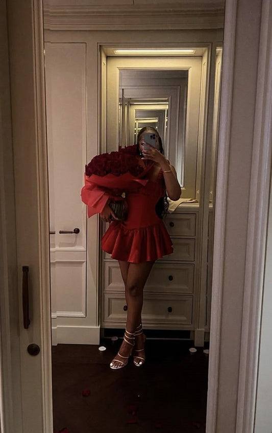 Hermosos vestidos de fiesta cortos de satén rojo con escote cuadrado y corte A para octavo grado, vestido de verano para escuela secundaria, atuendos para fiesta de bienvenida DH811