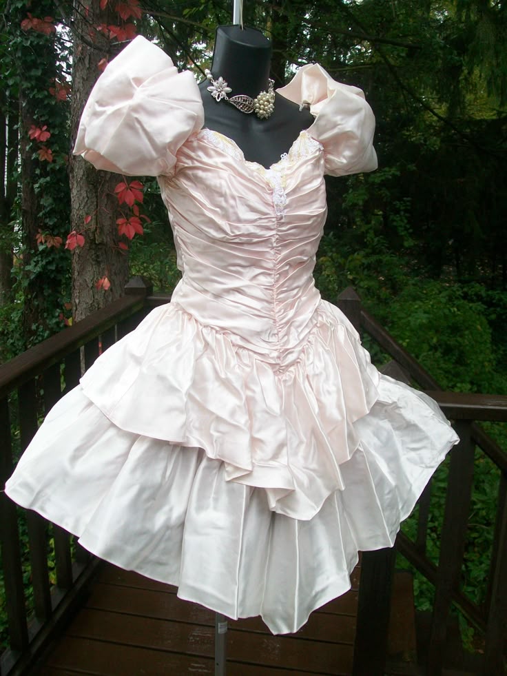 Vestido de fiesta vintage de satén rosa con escote corazón para octavo grado, vestido de verano para escuela secundaria, traje de fiesta DH832