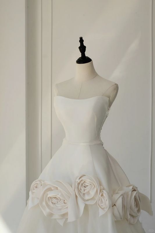 Vestido de novia atemporal, vestido de baile, sin tirantes, satén, flores, sin mangas, largo, blanco, elegante, DH890