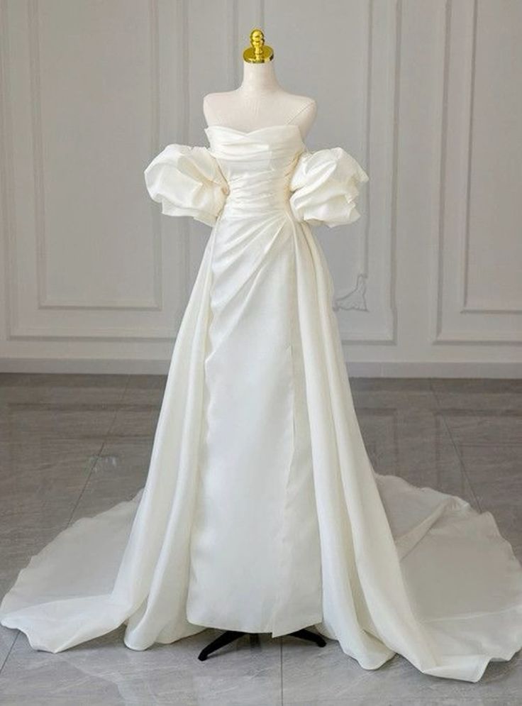 Vestido de novia atemporal, corte tubo, hombros descubiertos, blanco, manga corta, largo, elegante, DH910