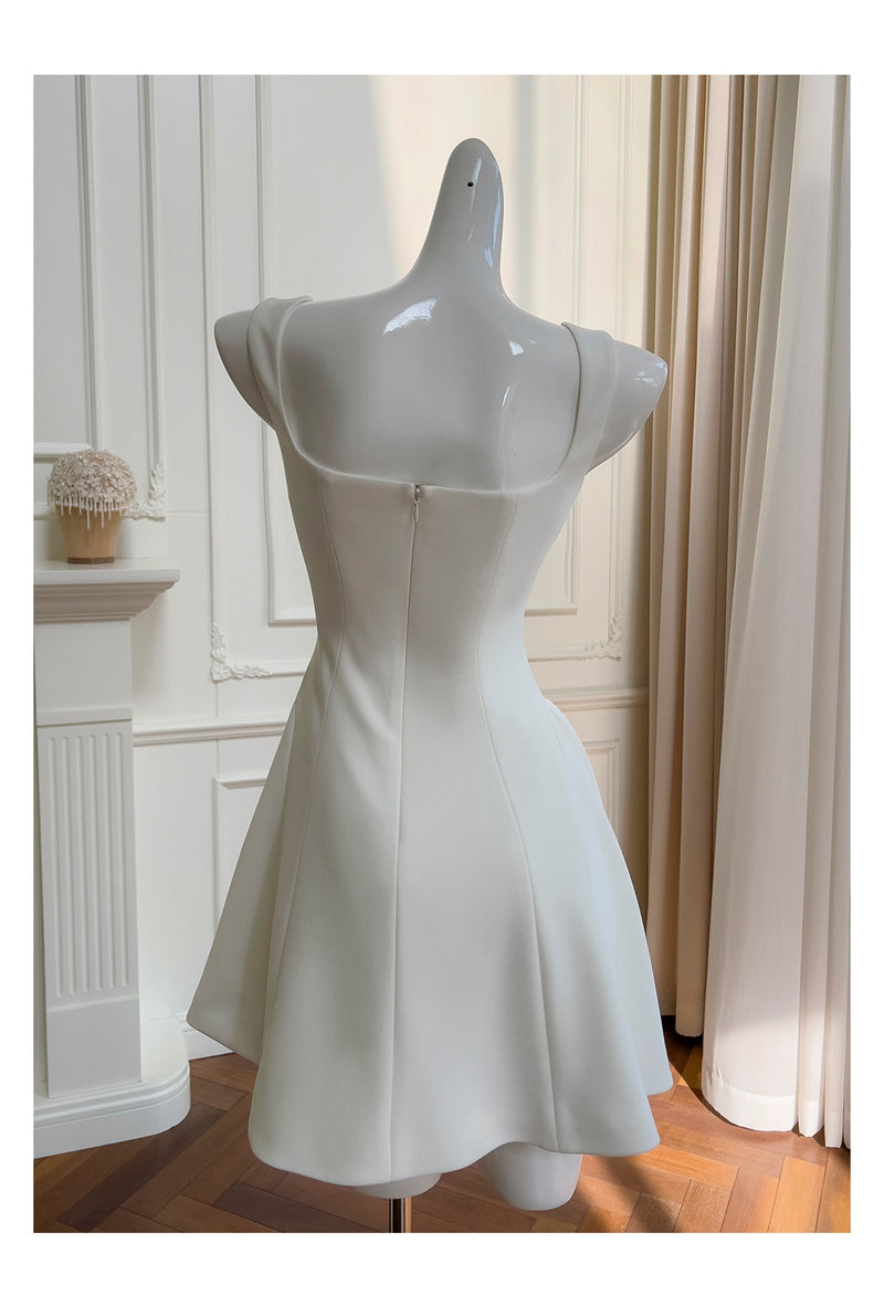 Lindos vestidos de fiesta blancos cortos con escote cuadrado y corte A para octavo grado, vestido de verano para escuela secundaria, atuendos para fiesta de bienvenida DH92