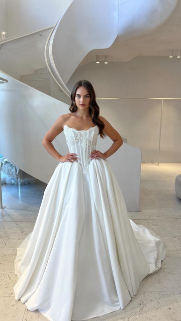 Princess Bridal Dress Ball Gown Strapless Sleeveless Lace White Wedding Dresses Pretty Bridal Gowns DH966