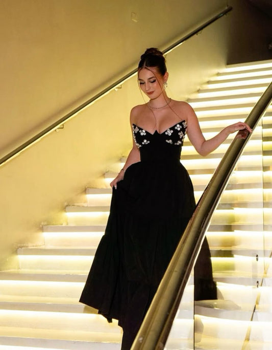 Elegante vestido de fiesta largo de satén negro con escote en forma de A y escote en forma de corazón, ideal para celebrar cumpleaños número 20 y cumpleaños número 18, DH968