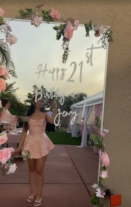 Vestido corto de satén rosa con cuello halter y corte A para cumpleaños de verano, vestido Hoco, atuendo de cumpleaños, minivestidos de fiesta para cumpleaños número 21, DP1126